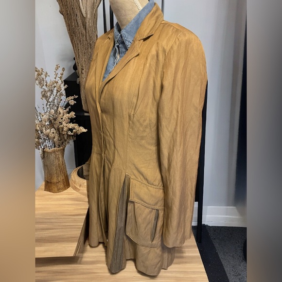 CAbi Lightweight Trench Tan Size Medium - Picture 4 of 11